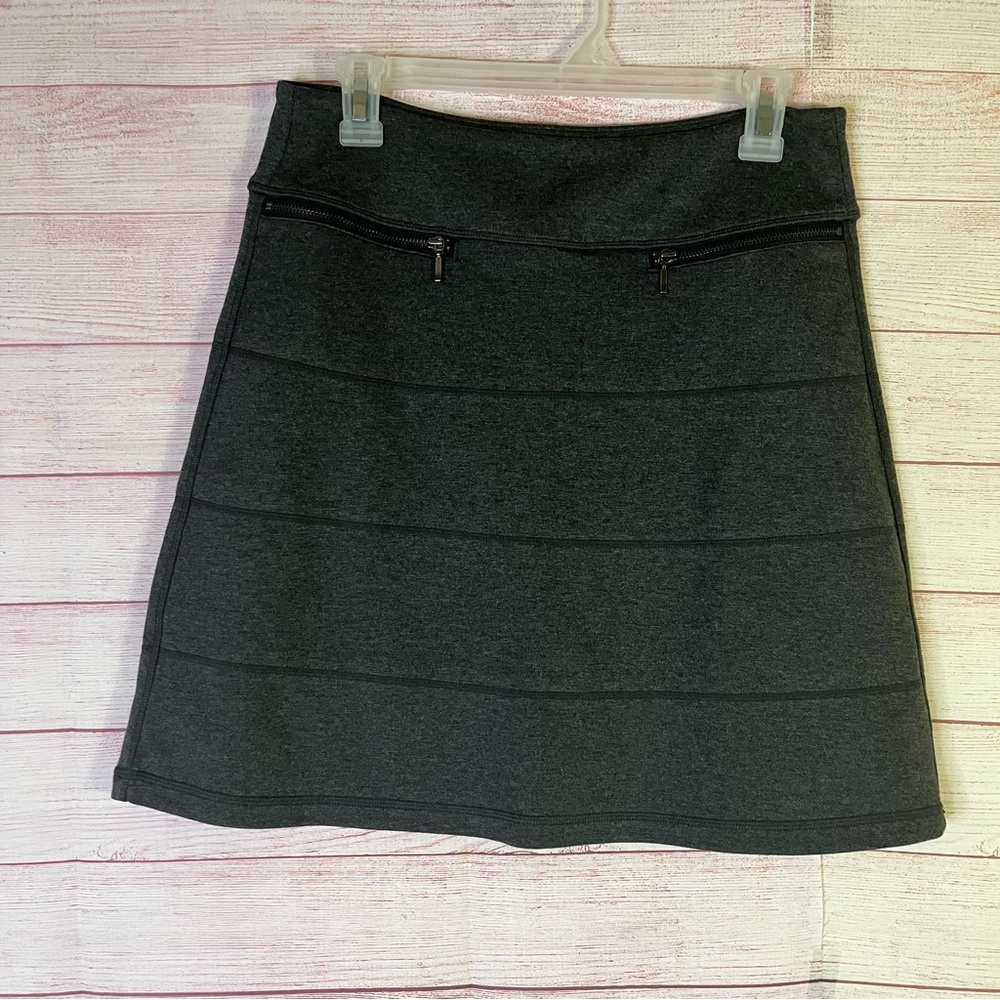 Athleta Gray Strata Skirt Size Small